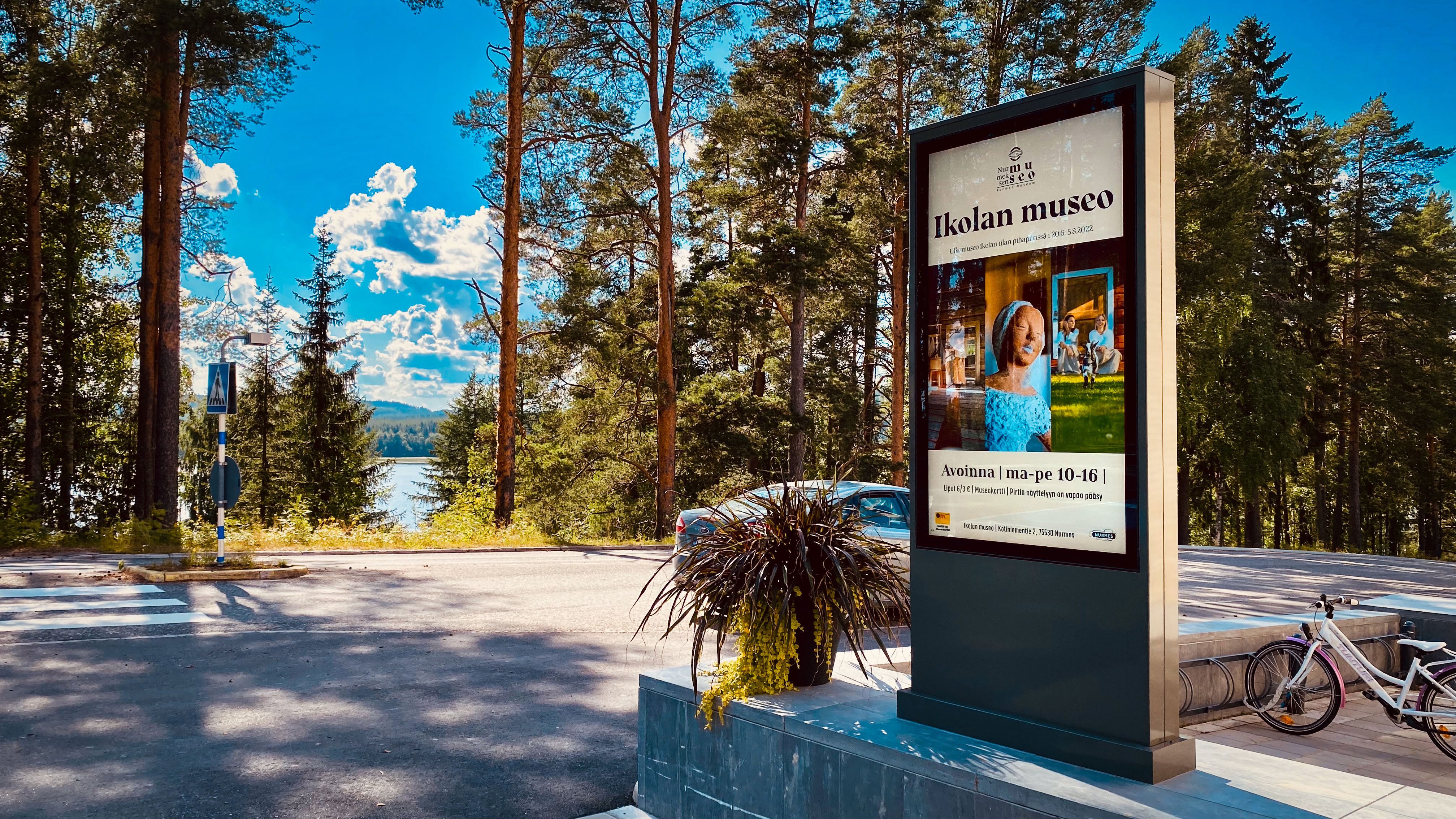 Nurmestalo-ulkonäyttö